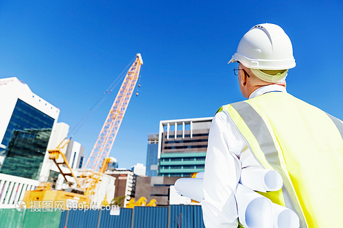 藍圖與汗水 建筑勞務分包模式下的工地交響曲